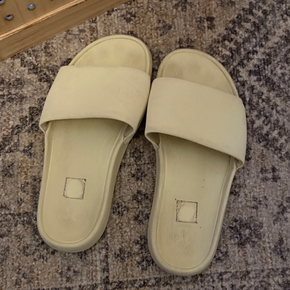 lululemon athletica‎ Slide Sandals